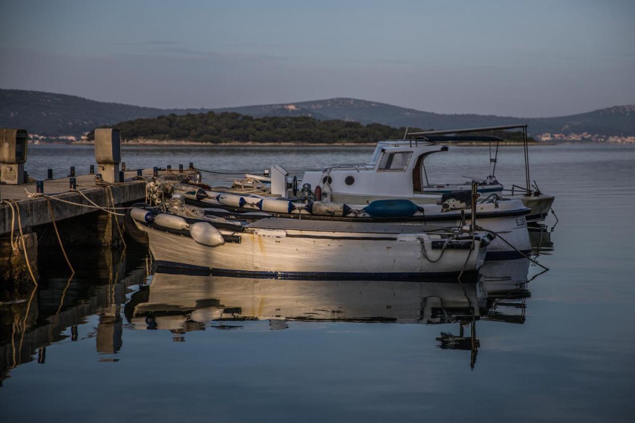 Apartmani Dina Biograd Na Moru Extérieur photo