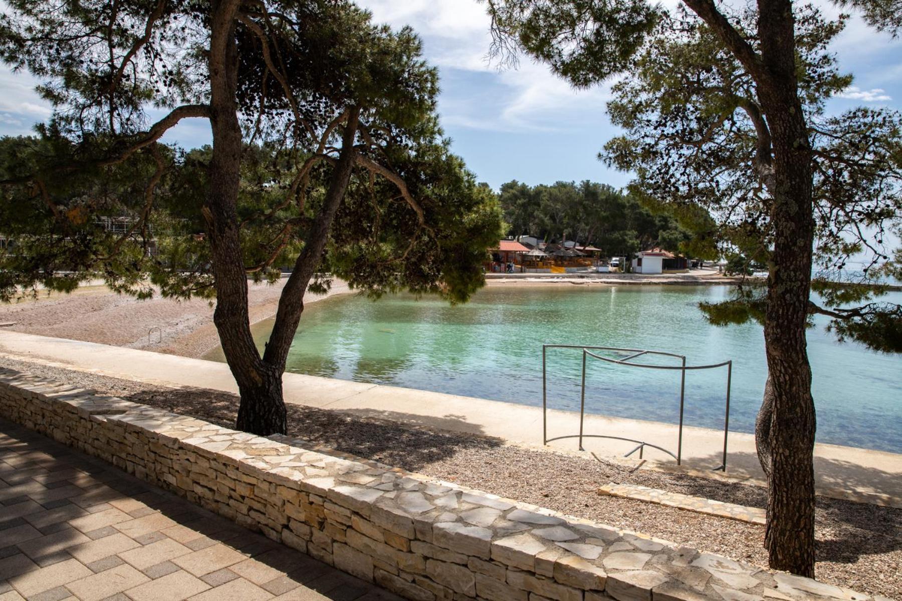 Apartmani Dina Biograd Na Moru Extérieur photo