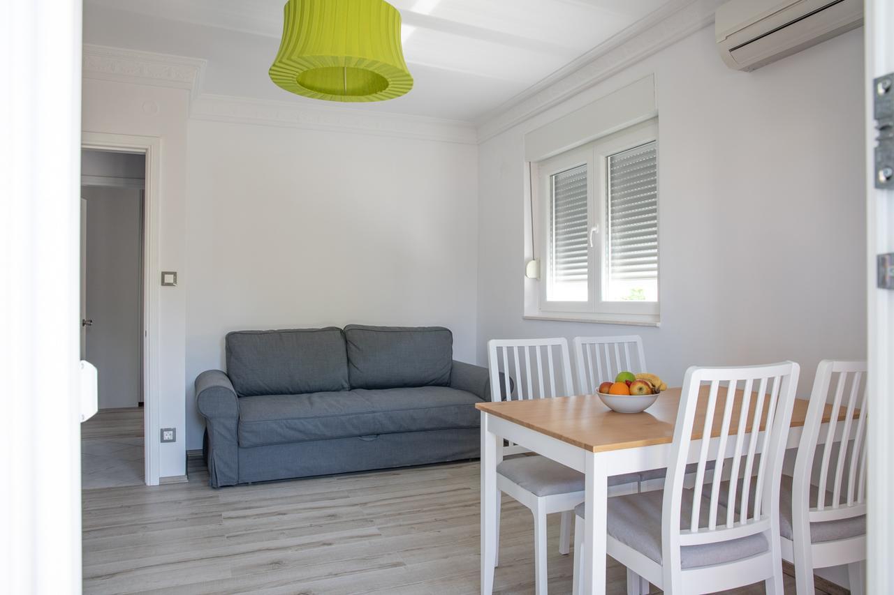 Apartmani Dina Biograd Na Moru Extérieur photo