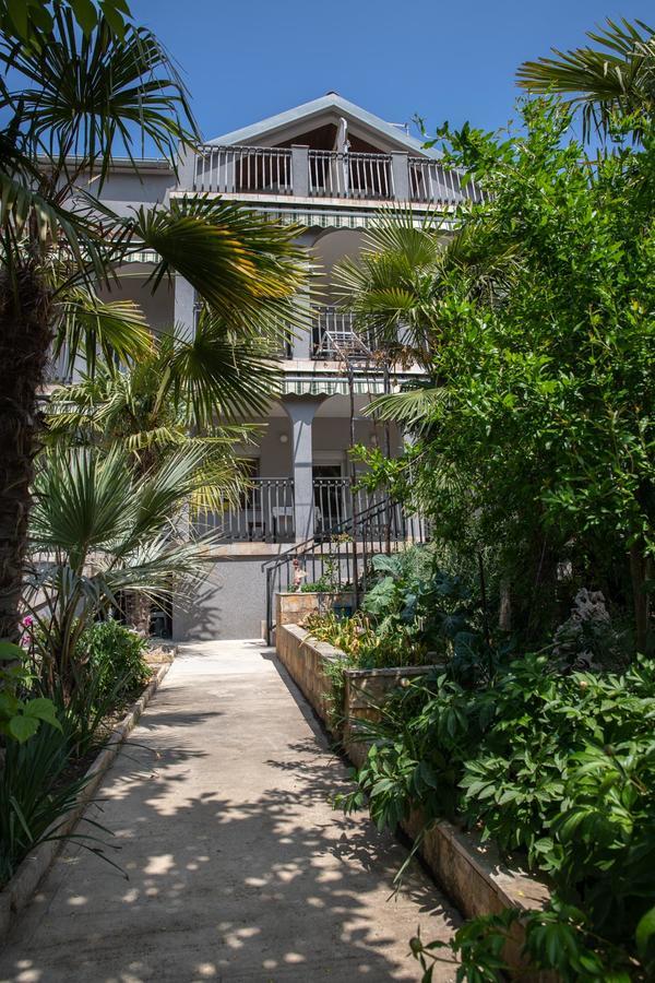 Apartmani Dina Biograd Na Moru Extérieur photo