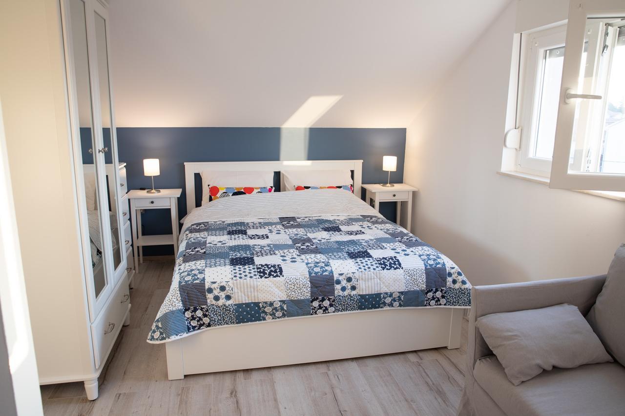 Apartmani Dina Biograd Na Moru Extérieur photo