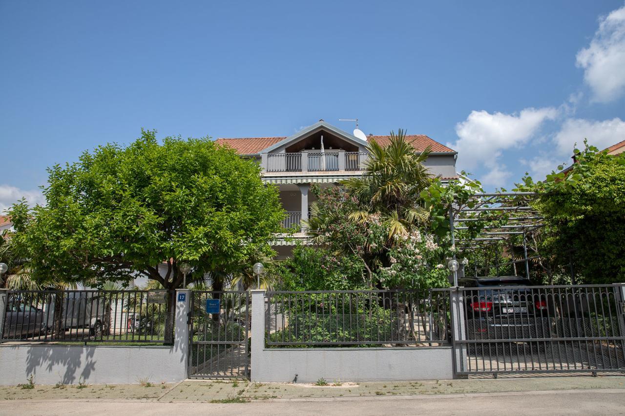 Apartmani Dina Biograd Na Moru Extérieur photo