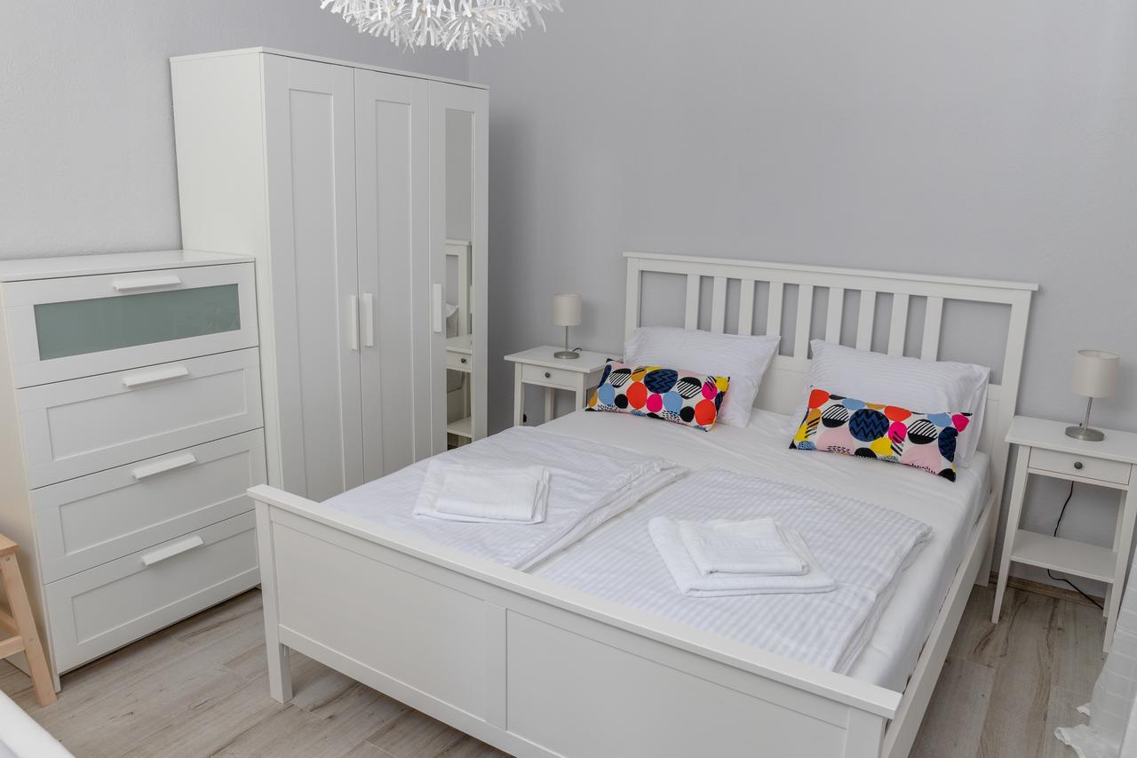 Apartmani Dina Biograd Na Moru Extérieur photo