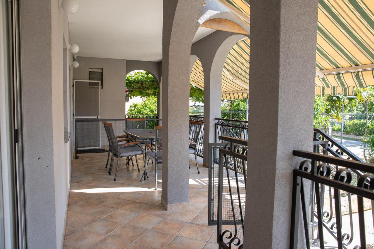 Apartmani Dina Biograd Na Moru Extérieur photo